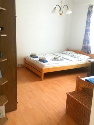 Villa Sebesty�n Apartments