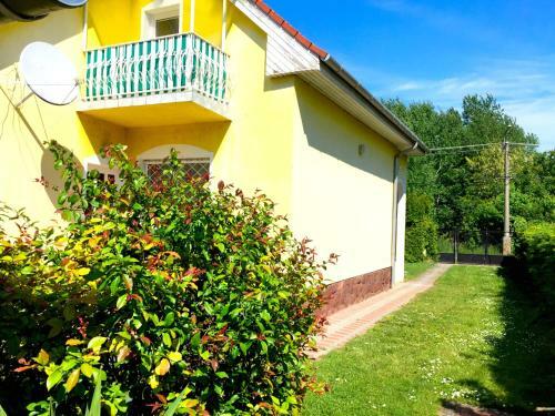 Villa Sebesty�n Apartments