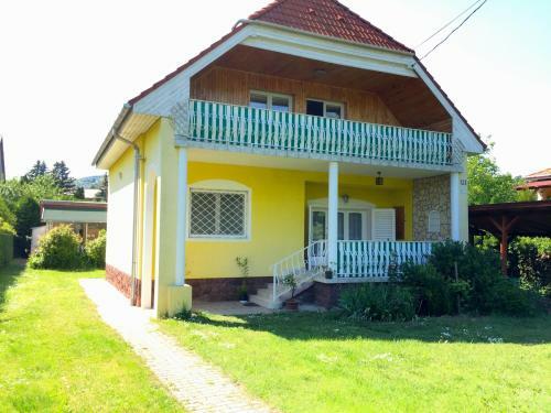 Villa Sebesty�n Apartments