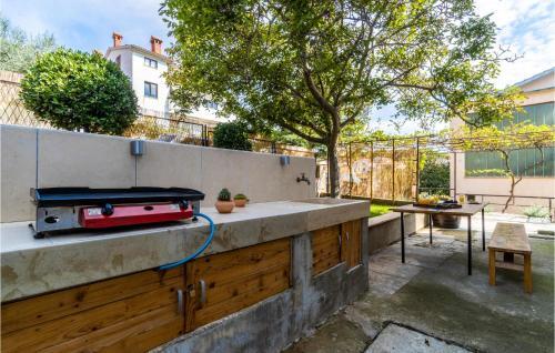 Three-bedroom Apartment In Pula