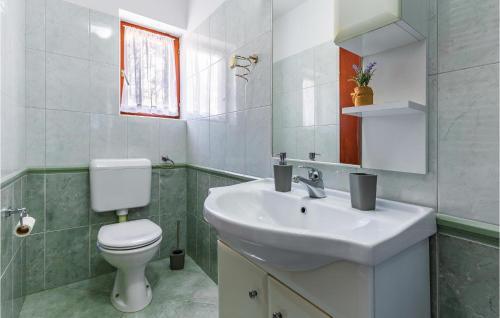 Three-bedroom Apartment In Pula