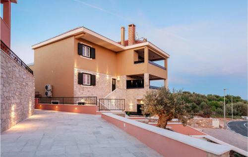 Awesome Apartment In Sali With Jacuzzi, Wifi And 2 Bedrooms