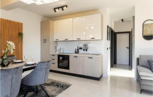 Awesome Apartment In Sali With Jacuzzi, Wifi And 2 Bedrooms