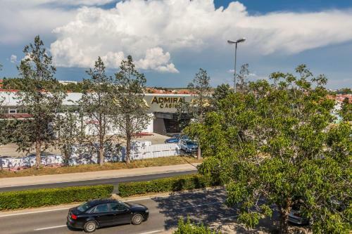 Ivan07 Spacious 3br Apartment With Terrace
