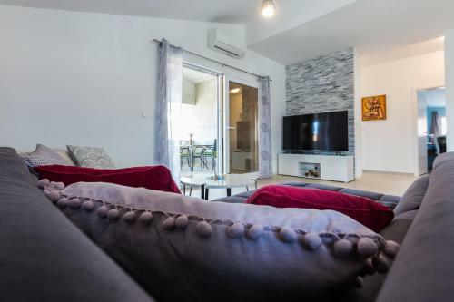 Ivan07 Spacious 3br Apartment With Terrace