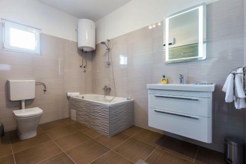 Ivan07 Spacious 3br Apartment With Terrace