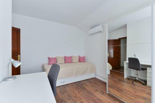 Crowonder Villa Marieta With Swimming Pool