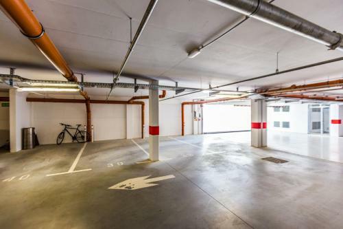 Tanja Modern Apartment With Balcony And Parking Garage
