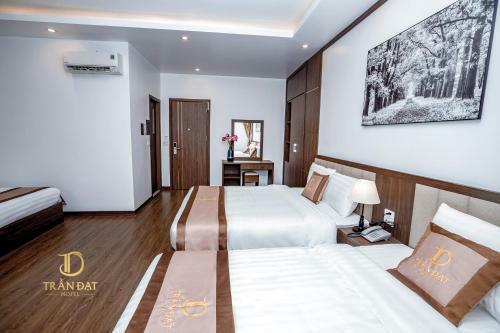 Tr?n ??t Hotel