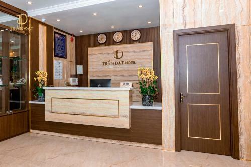 Tr?n ??t Hotel