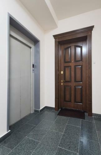 North Avenue New Apartment