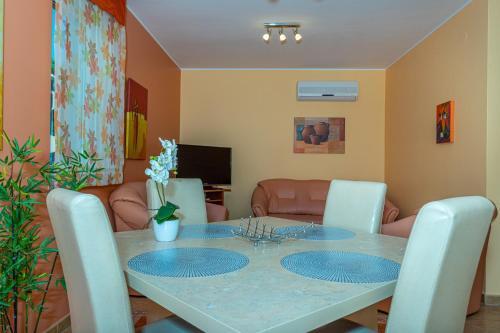 Apartment In Dramalj 41531