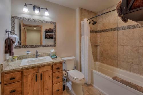 Sg3 - Near Arches Park - Beautiful Wrap-around Patio With Views!