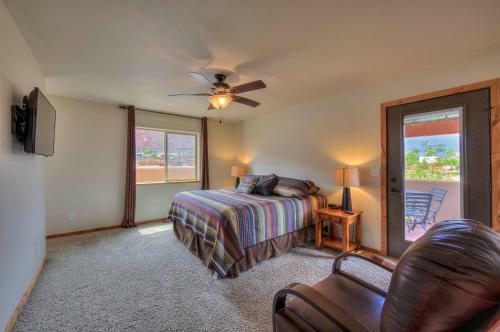 Sg3 - Near Arches Park - Beautiful Wrap-around Patio With Views!