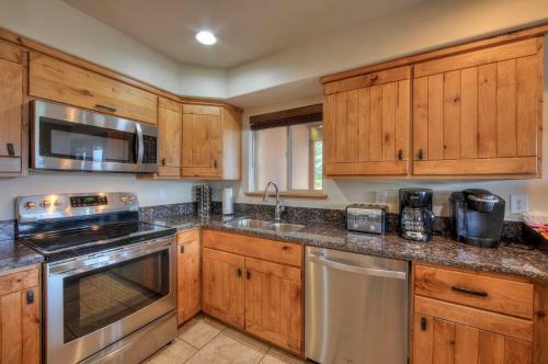 Sg3 - Near Arches Park - Beautiful Wrap-around Patio With Views!