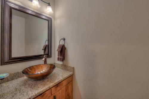 Sg3 - Near Arches Park - Beautiful Wrap-around Patio With Views!