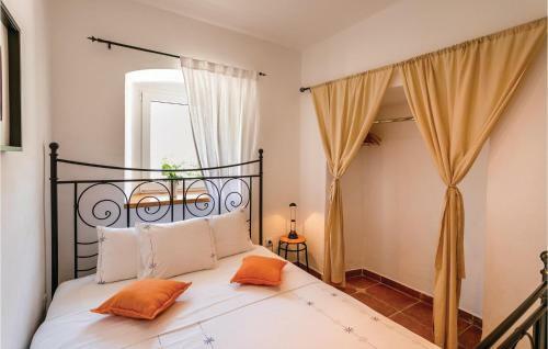 Three-bedroom Holiday Home In Kotor