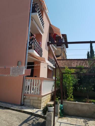 Hostal Apartment Asa