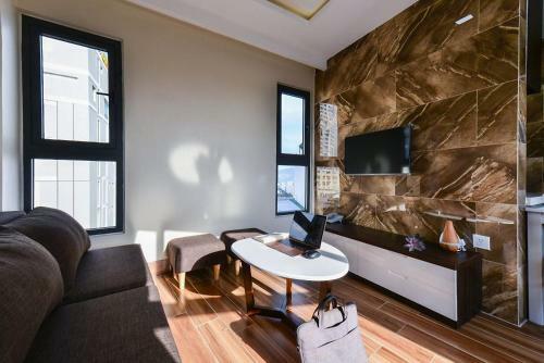 Y?n V�ng Hotel & Apartment Nha Trang - C?nh Ch? ??m