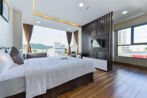 Y?n V�ng Hotel & Apartment Nha Trang - C?nh Ch? ??m
