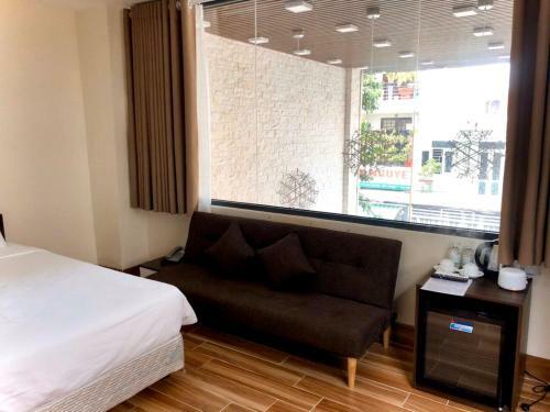 Y?n V�ng Hotel & Apartment Nha Trang - C?nh Ch? ??m