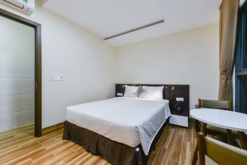 Y?n V�ng Hotel & Apartment Nha Trang - C?nh Ch? ??m