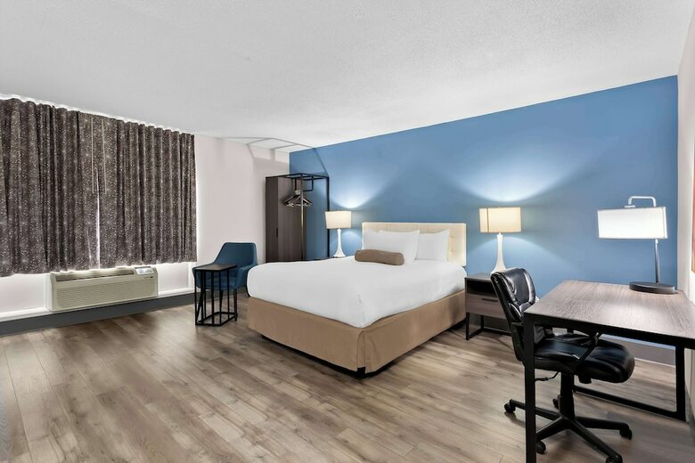 Howard Johnson Plaza Hotel Windsor