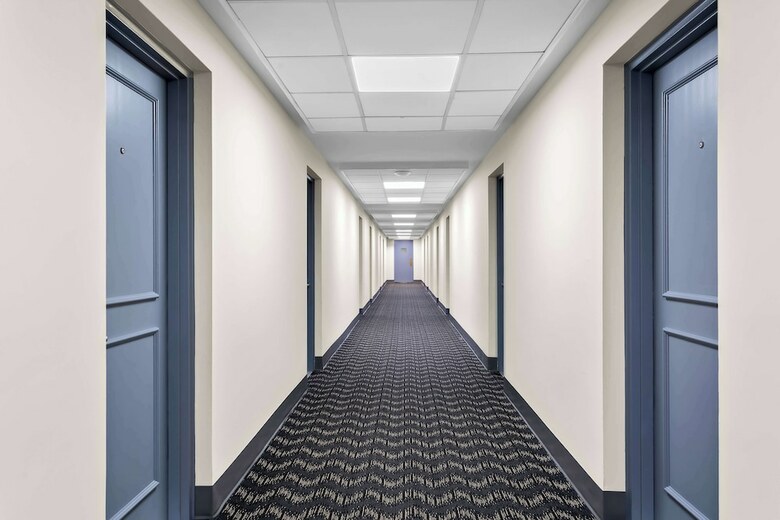 Howard Johnson Plaza Hotel Windsor