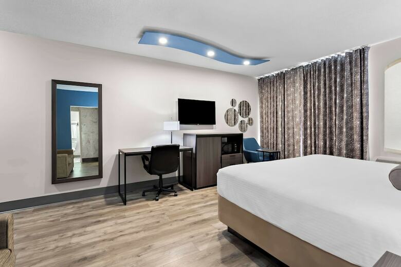 Howard Johnson Plaza Hotel Windsor
