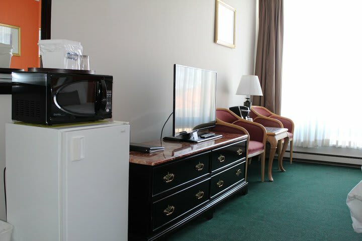 Howard Johnson Plaza Hotel Windsor