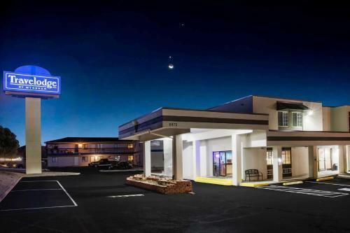 Hotel Airport Value Inn & Suites