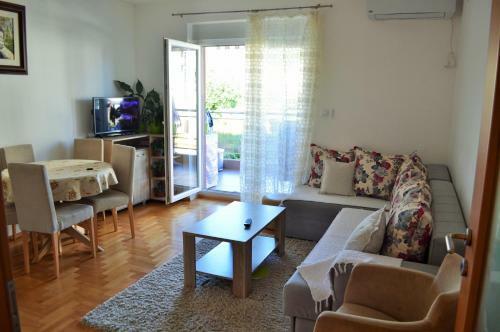 A&j Lux Apartment