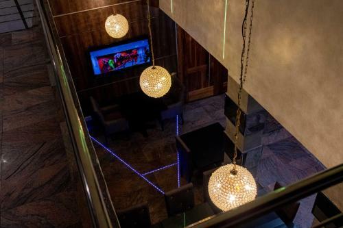 Timeless Apartments And Bar