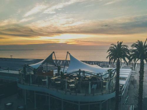 Apartamento White Tower Studio Deluxe Mamaia Summerland