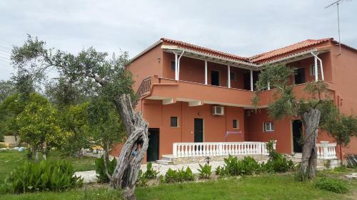 Foteinos Apartments