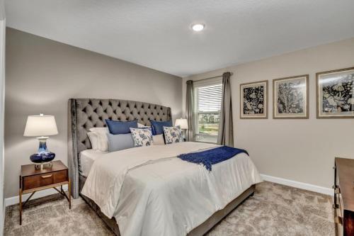 Scream Luxury Champion Gates Sleep 22