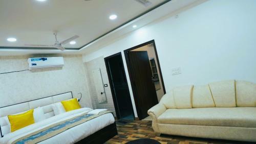 M K Hotel And Restaurant