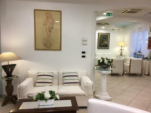 Noidue Hotel