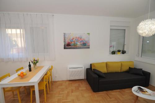 Amaros Apartment