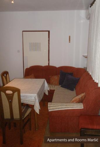 Hostal Apartments And Rooms Mar?i?