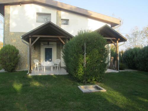 Apartamento Fenyves Villa