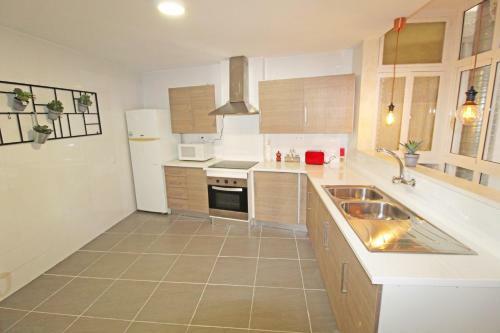 Apartamento C�ntrico Y Espacioso Piso En Barrio Tranquilo