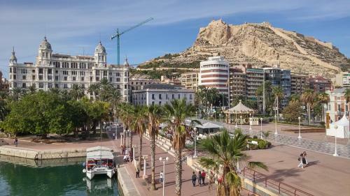 Apartamento C�ntrico Y Espacioso Piso En Barrio Tranquilo