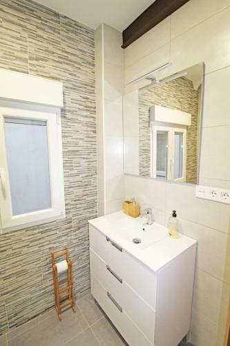 Apartamento C�ntrico Y Espacioso Piso En Barrio Tranquilo