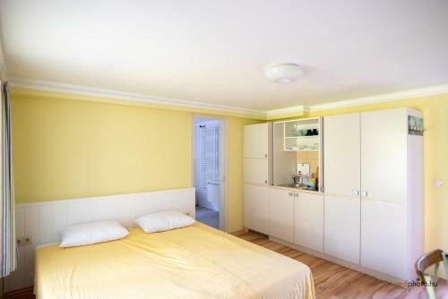 N�-ko Apartmanh�z