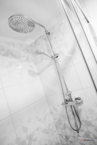 N�-ko Apartmanh�z