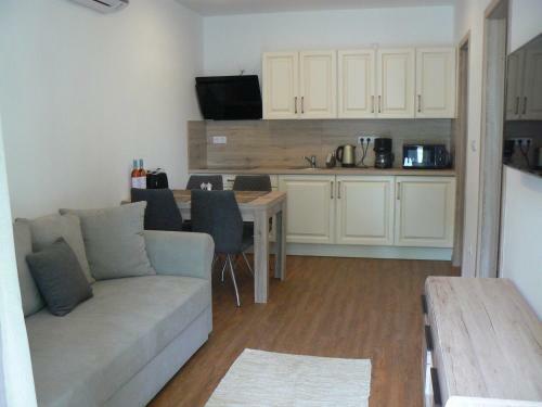 M�l� Apartmanh�z