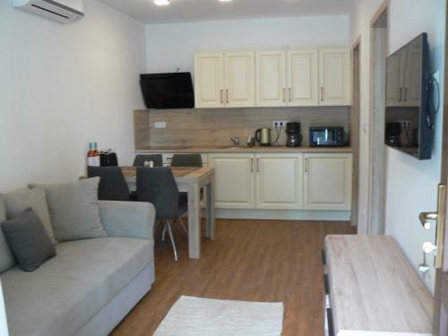 M�l� Apartmanh�z