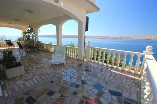 Beachfront Apartments Rukavina