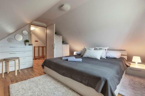 Kuslec Holiday Home